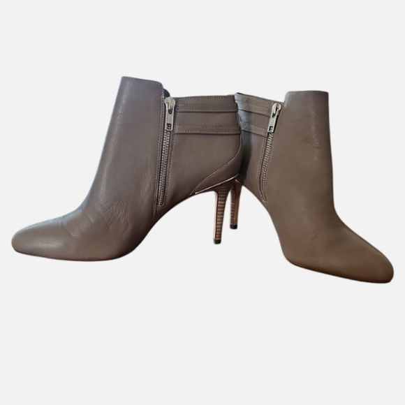 Coach Daphney Heeled Leather Booties Women's Size 9 B - Picture 1 of 10
